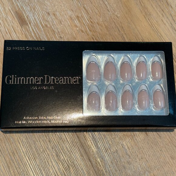 Glimmer Dreamer Press On French Mani Reusable Almond Nails 32 Drewdrop Glaze NWT - Picture 2 of 7